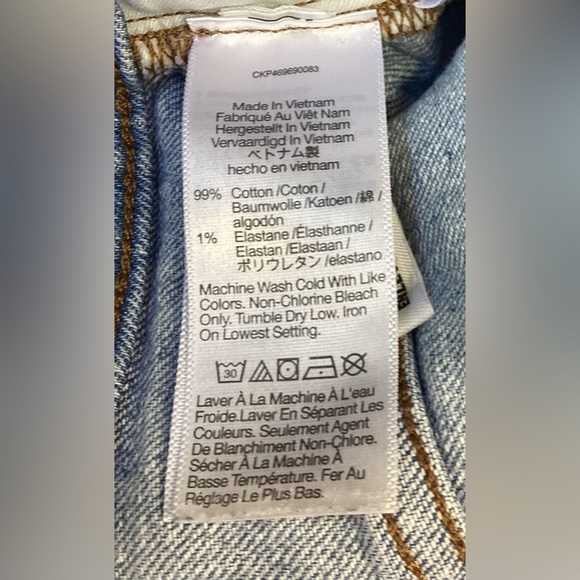 Madewell jeans, curvy, 11” high waisted, straight leg, light wash, 27 waist - Picture 11 of 11